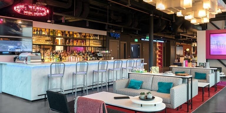 W XYZ Bar