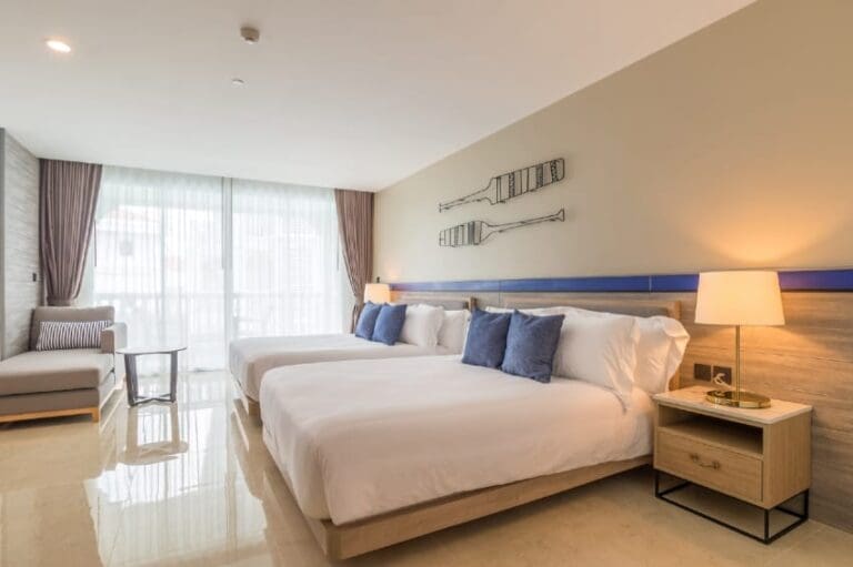 Deluxe Pool Access Room